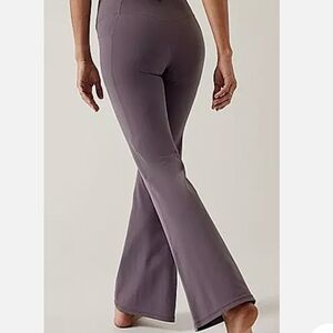 NWT Athleta Salutation Stash Pocket Flare Legging